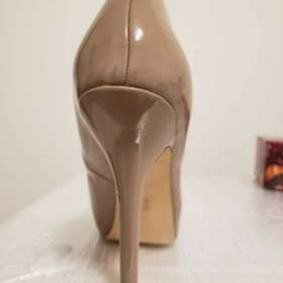 Beige heels - Picture 3 of 4